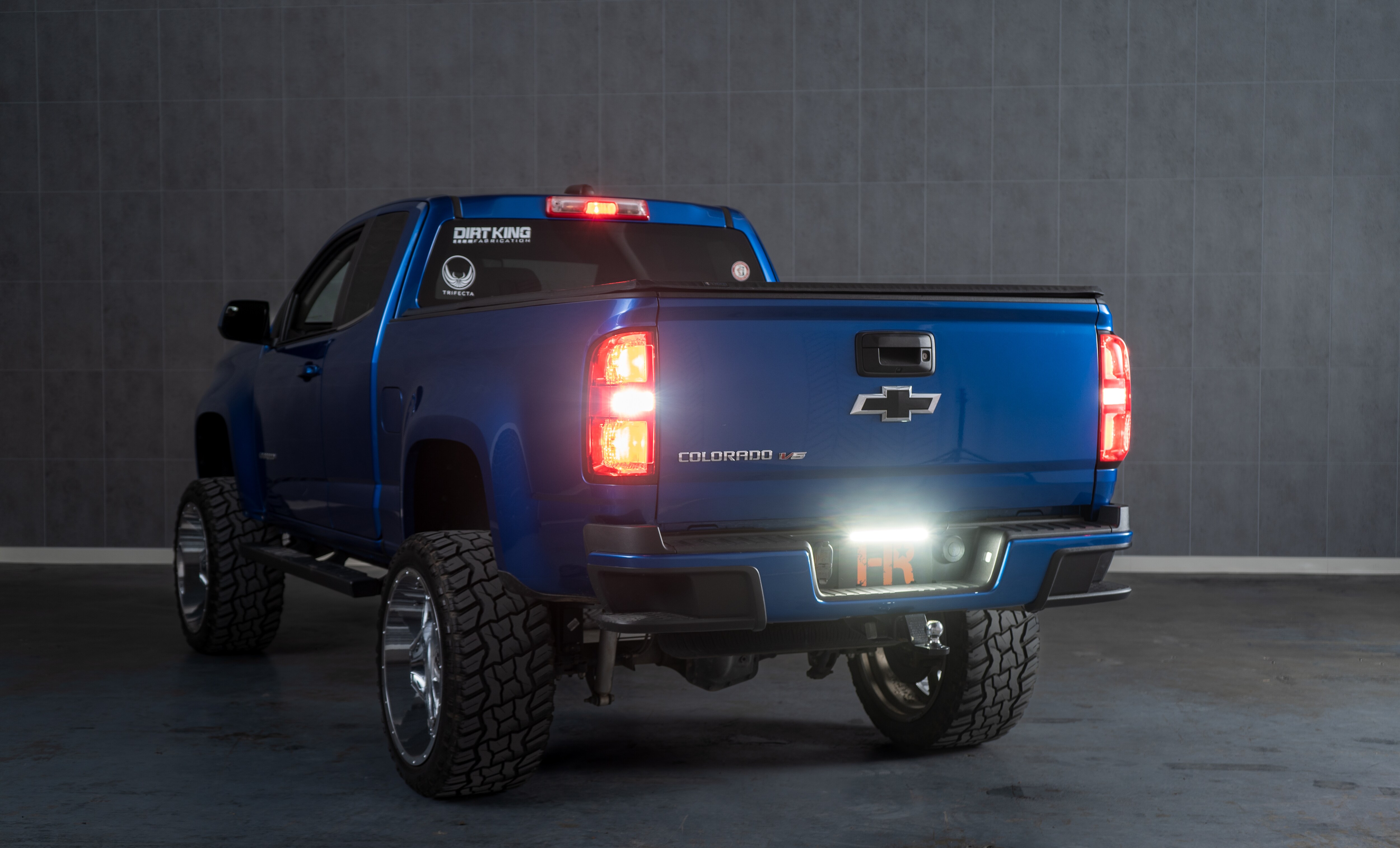 Tail light bulb for 2018 chevy colorado deals